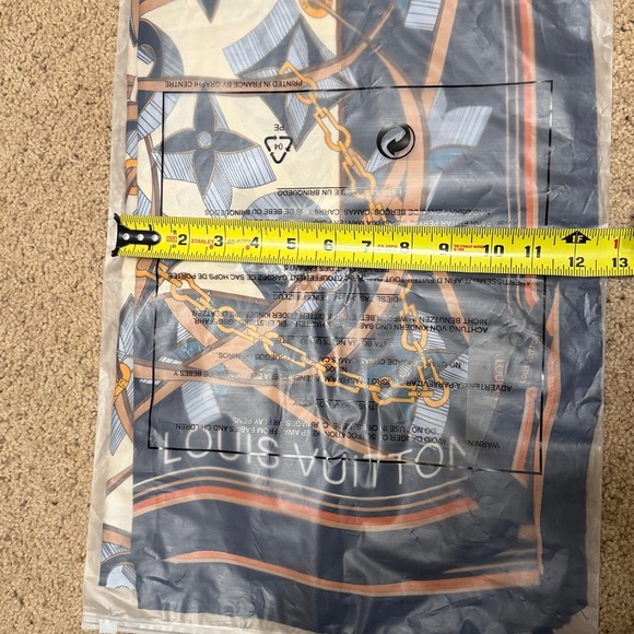 Navy and Beige Scarf - Picture 3 of 3